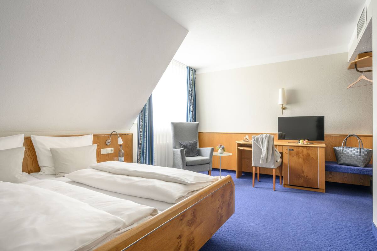 Classic Double Room | 1 bedroom, premium bedding, down comforters, minibar