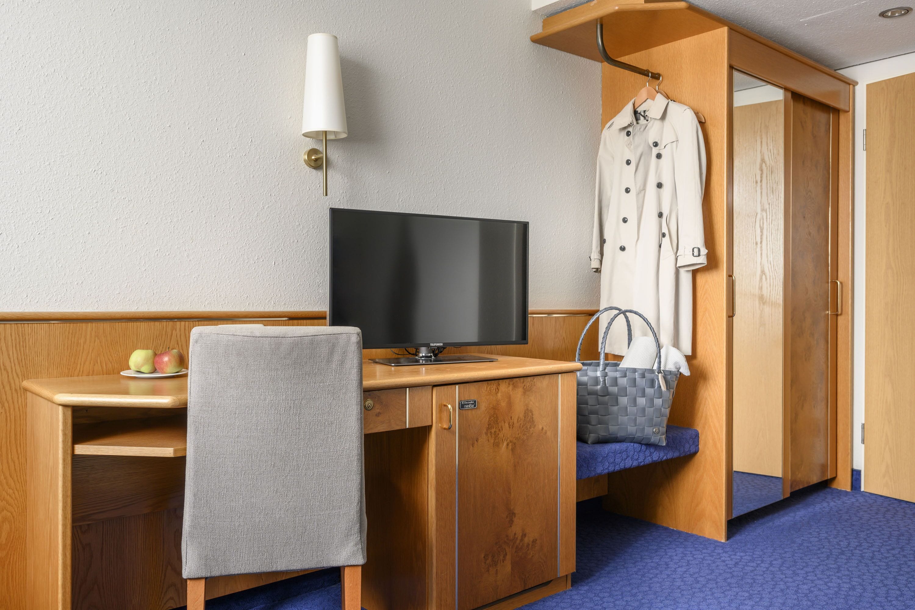 classic double room | television