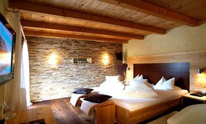 Deluxe Room (Balance) | Hypo-allergenic bedding, in-room safe, individually decorated - Hotel Riederhof (Ried im Oberinntal)