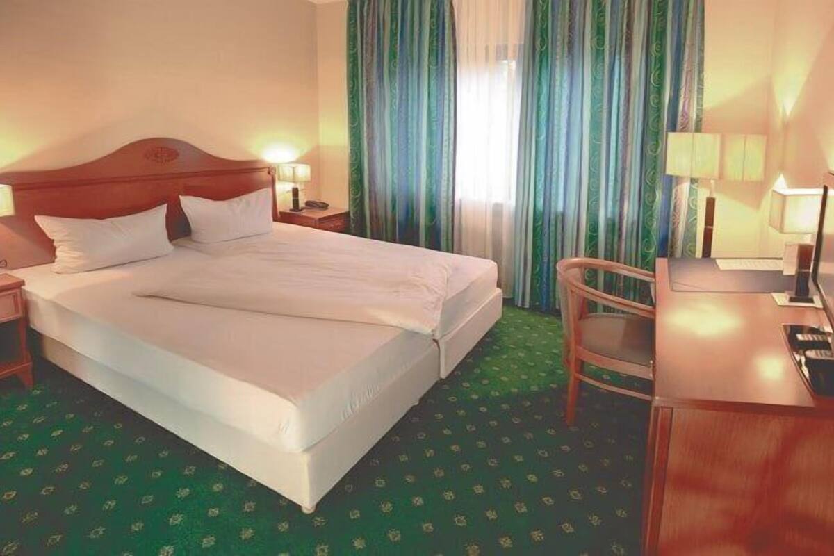 Double or Twin Room | In-room safe, desk, iron/ironing board (on request)