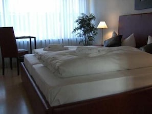 Premium bedding, iron/ironing board, free cots/infant beds, free WiFi - Hotel Am Park (Willich)
