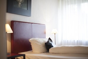 Ropa de cama de alta calidad y tabla de planchar con plancha 