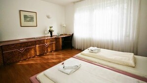 Unclassified image, 2 of 40, button - Hotel Am Park (Willich)