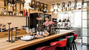 Bar (on property) - Zeller Hotel & Restaurant (Kahl)
