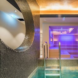 Couples treatment room(s), sauna, steam room, body treatments