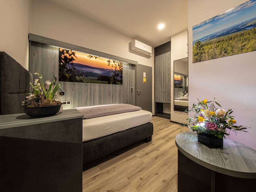 Economy Single Room | Premium bedding, minibar, in-room safe, individually decorated