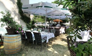 2 restaurants servant le dîner
