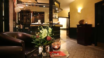 Coin salon dans le hall