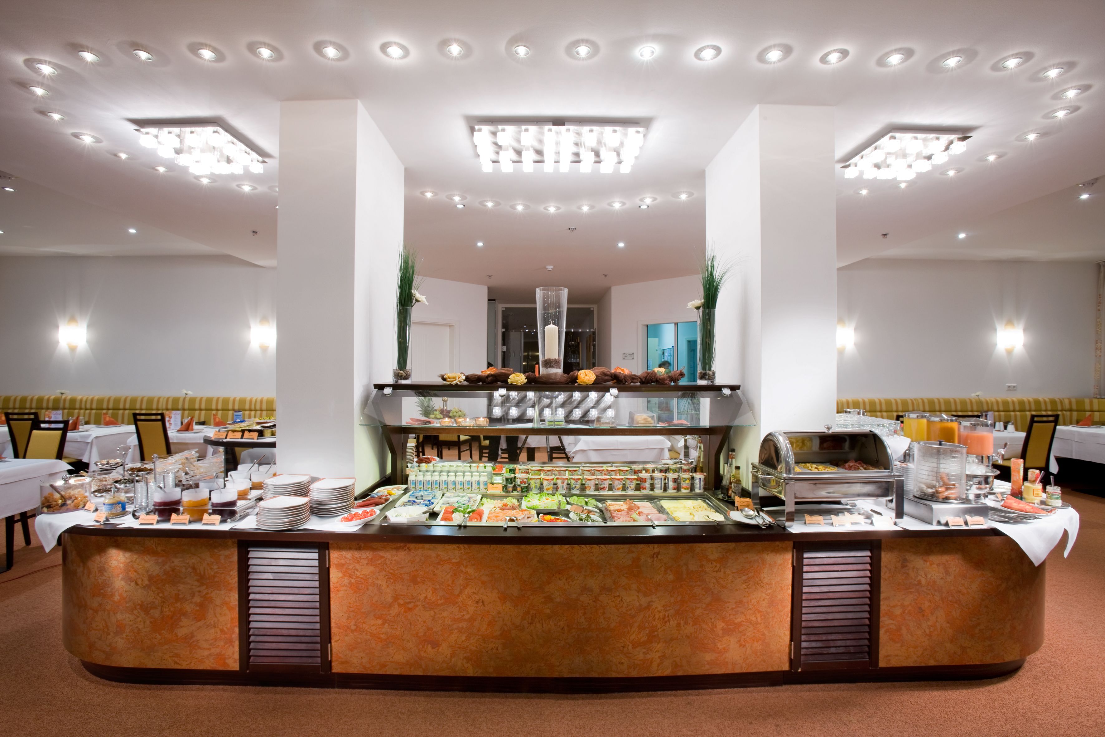 daily buffet breakfast for a fee