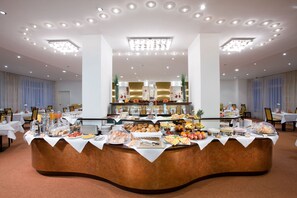 Daily buffet breakfast for a fee - City Hotel Isar Residenz (Landshut)