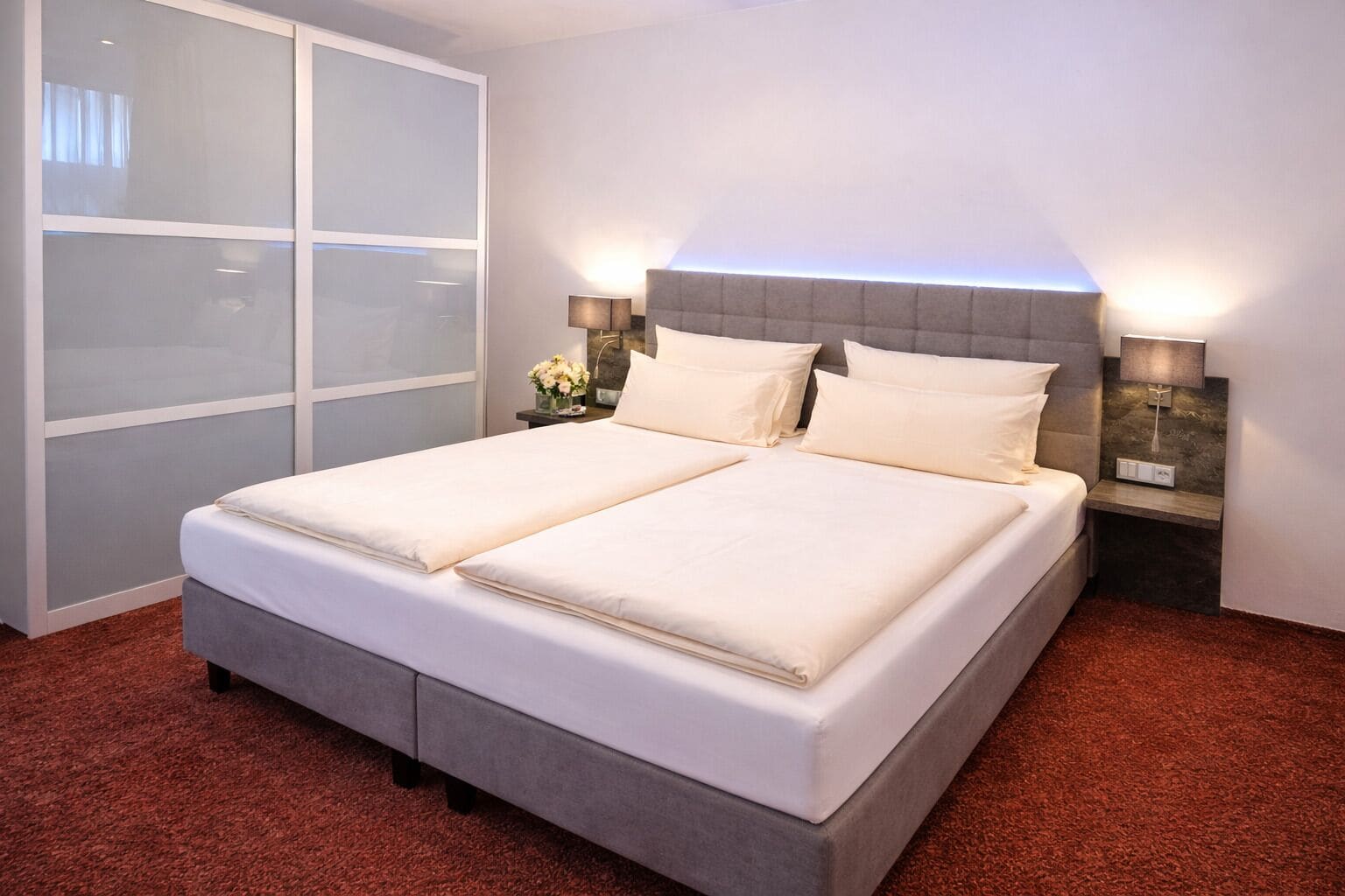 舒適公寓 | 防敏寢具、迷你吧、房內夾萬、書桌