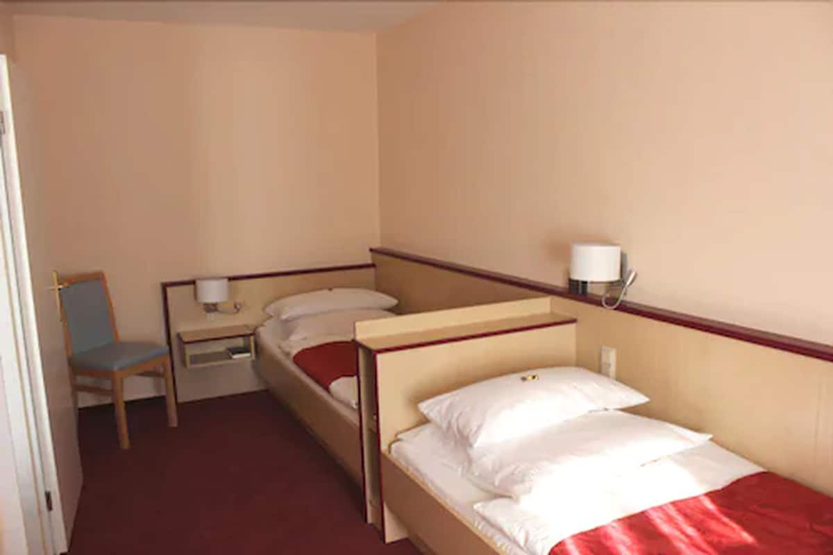 Basic Twin Room, 2 Twin Beds | Free WiFi