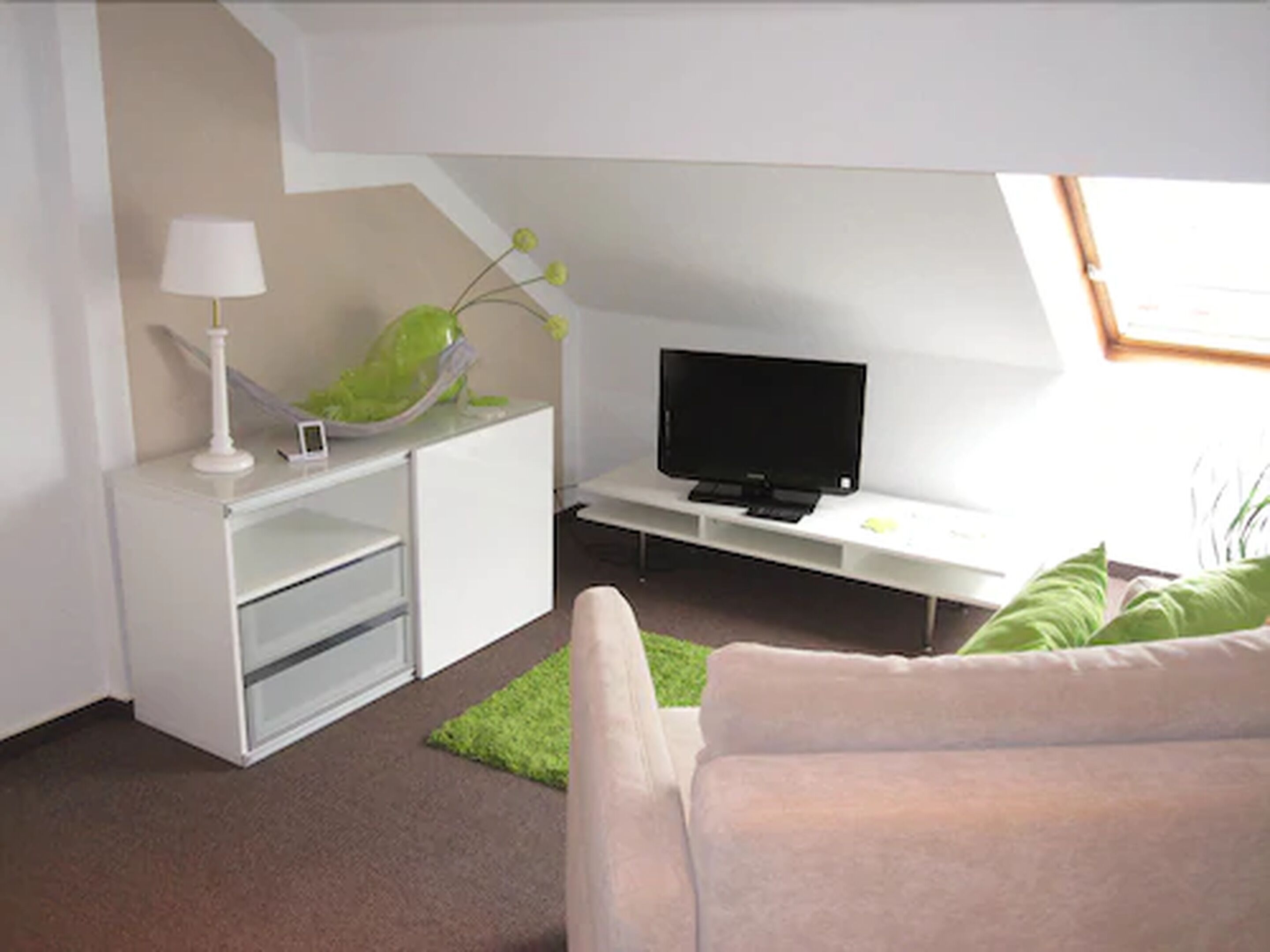 basic studio, kitchenette | living area | 16-inch flat-screen tv with satellite channels, tv