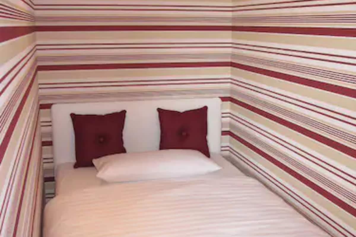 basic condo, 1 queen bed, patio, annex building | free wifi