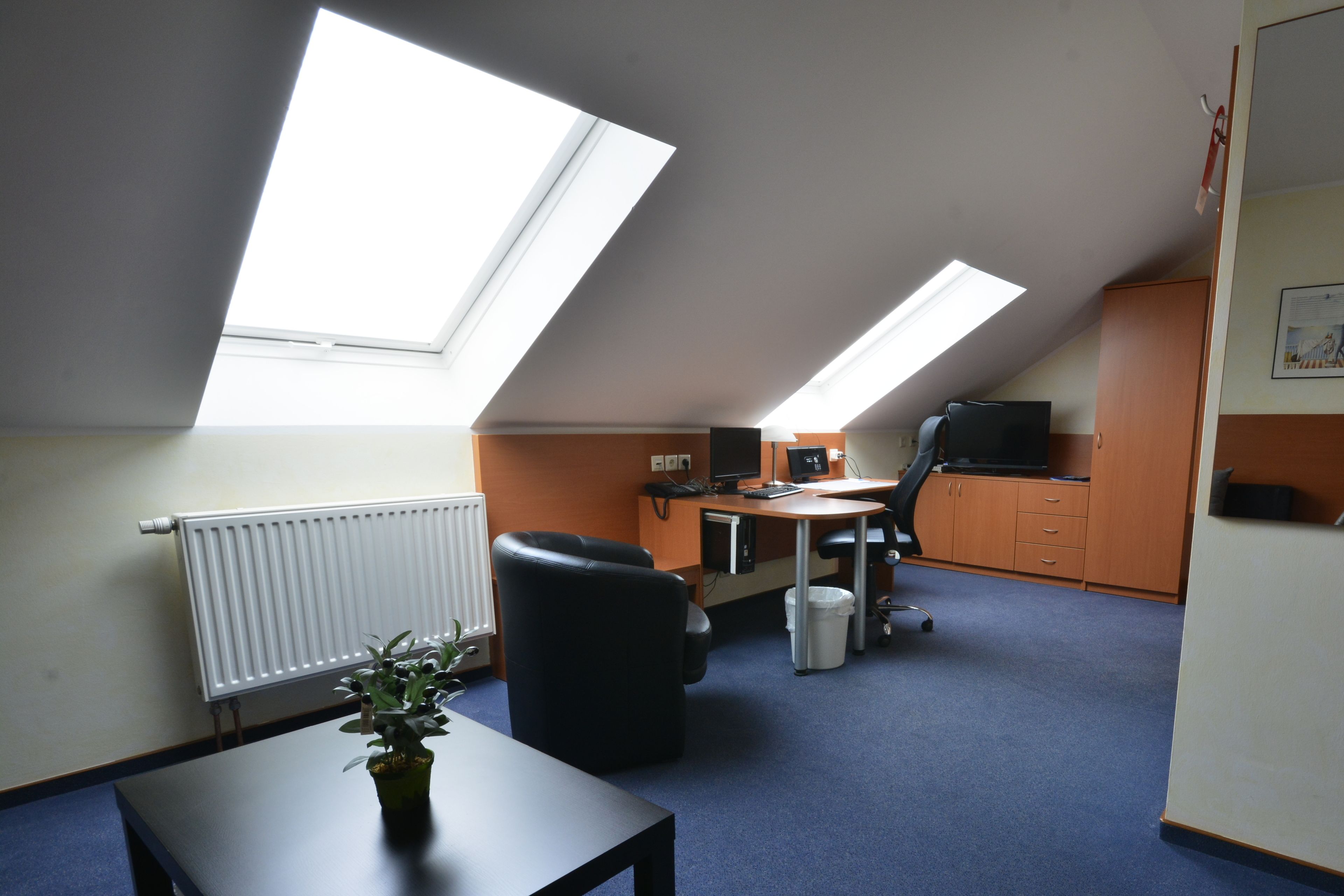 studio | 1 bedroom, hypo-allergenic bedding, in-room safe, desk