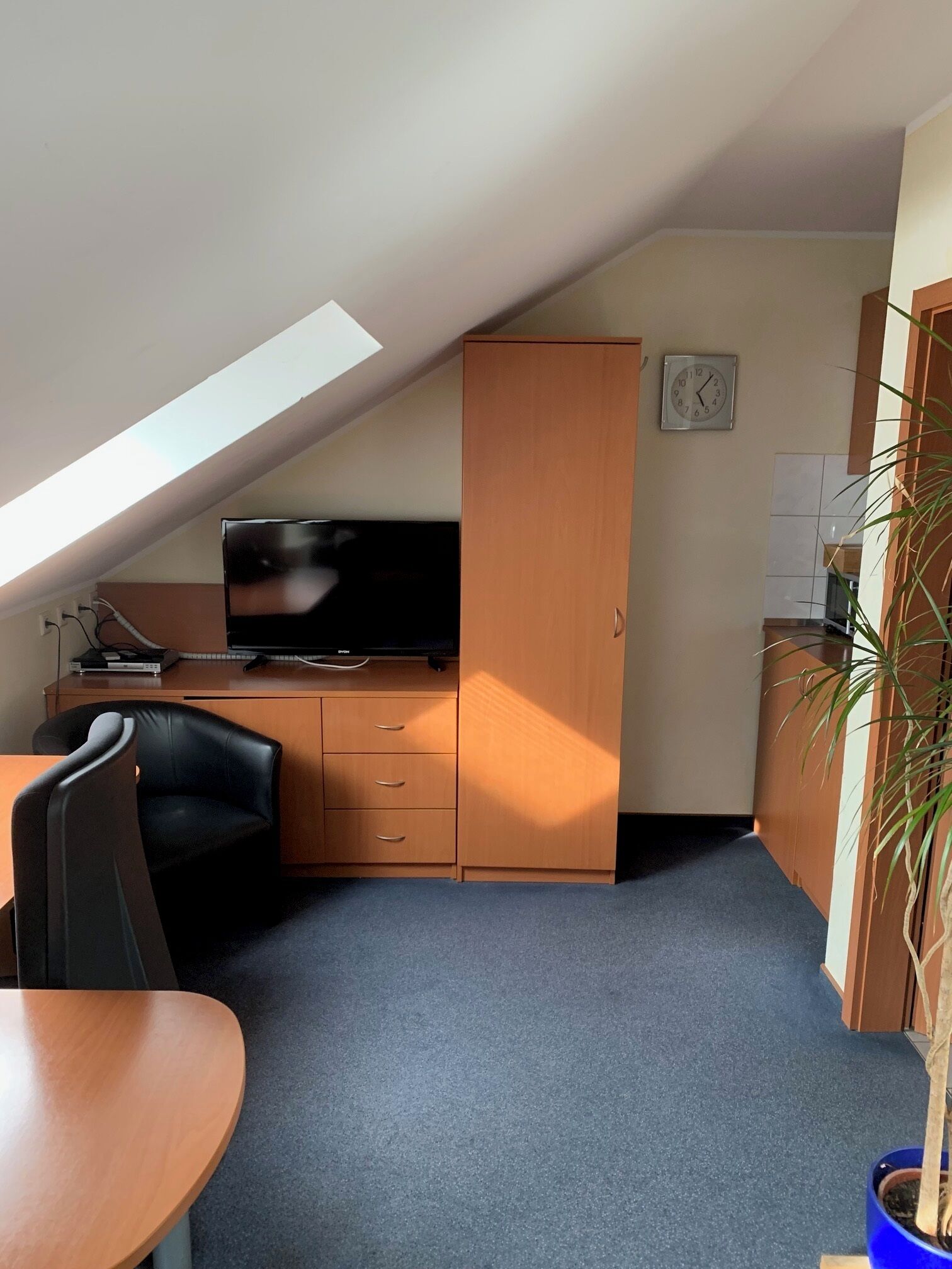 standard studio | 1 bedroom, hypo-allergenic bedding, in-room safe, desk