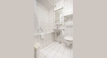 Comfort Double Room | Bathroom