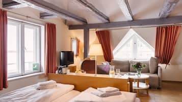 Literie hypoallergénique, bureau, rideaux occultants