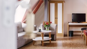 غرفة عائلية (Comfort Family Room, Villa Exclusiv) | منطقة المعيشة | تلفزيون