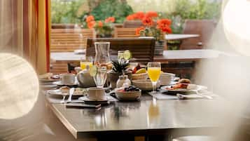 Daily buffet breakfast (EUR 12.9 per person)