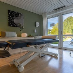 Sauna, Dampfbad, Aromatherapie, Warmsteinmassagen, Sportmassagen