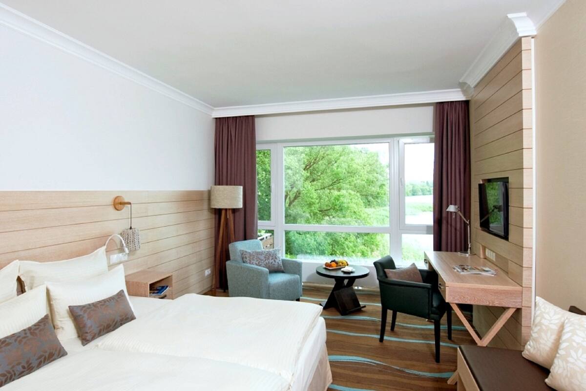Comfort-Zimmer (view to the lake or to the terrace)