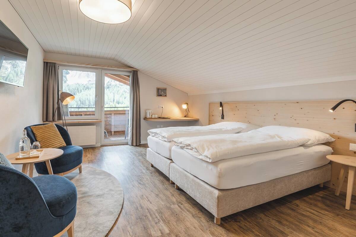 Deluxe Double Room, Balcony, Mountain View