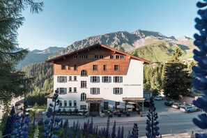 Front of property - Hotel Alpensonne (Arosa)