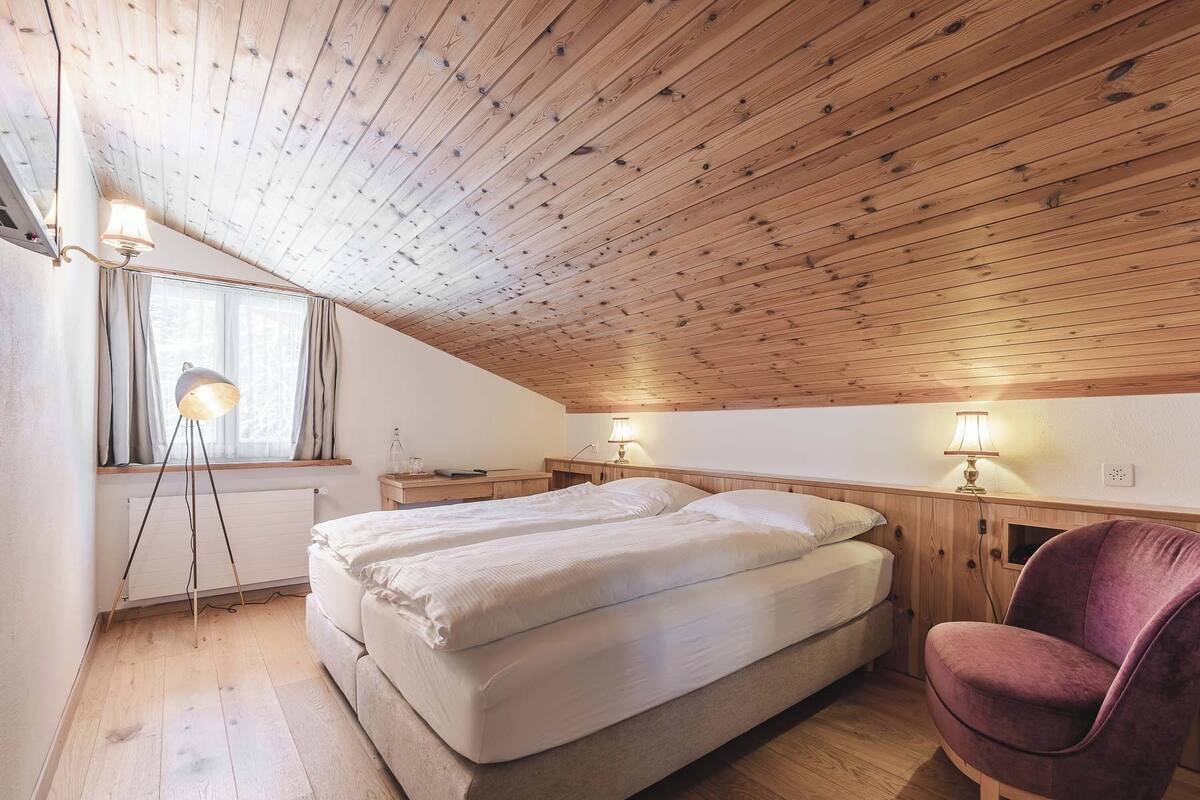 Economy Room