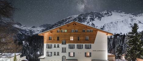 Fasade – kveld/natt