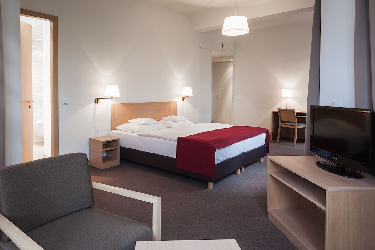 tower room | hypo-allergenic bedding, in-room safe, desk, blackout curtains