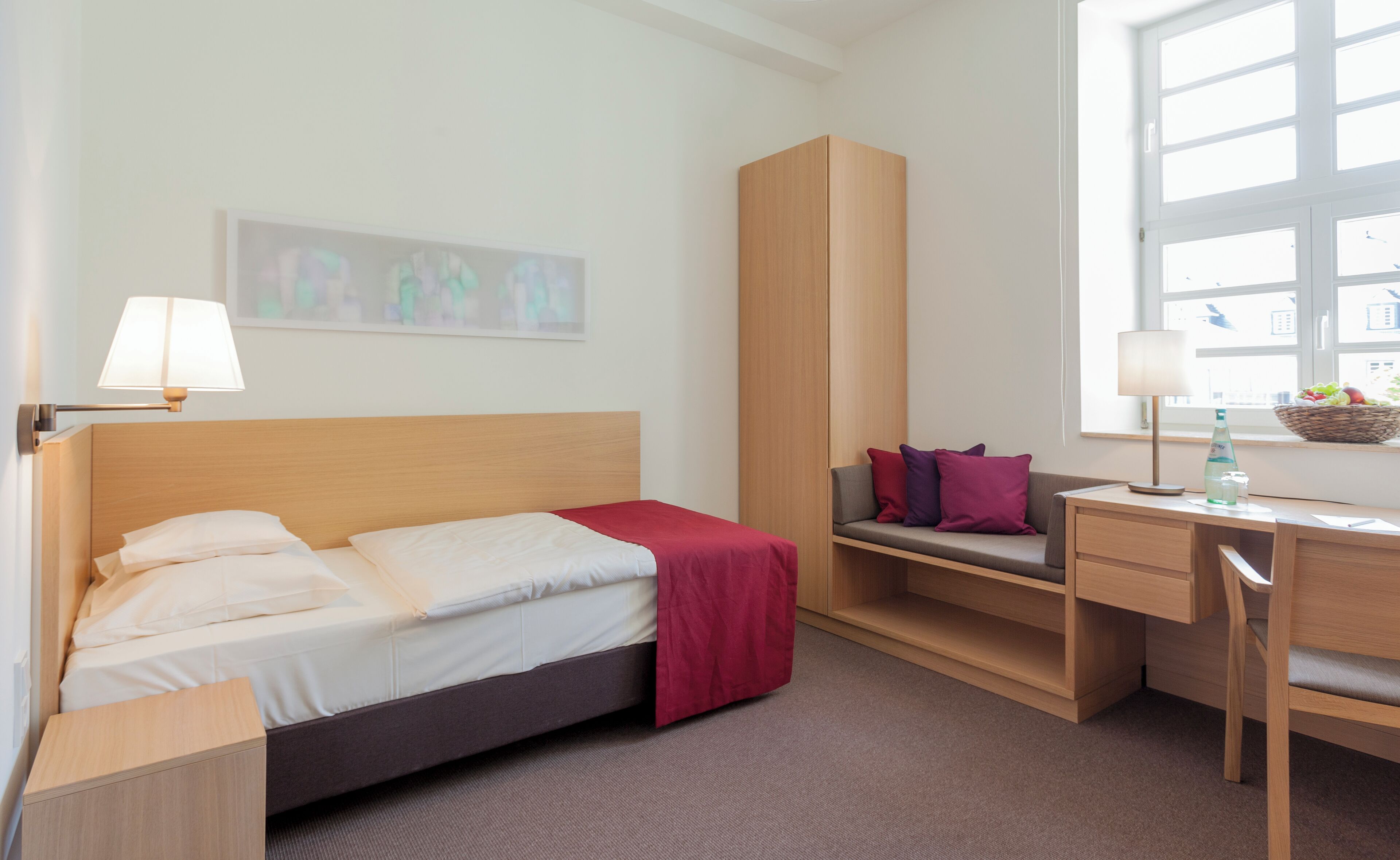 Hypo-allergenic bedding, in-room safe, desk, blackout curtains