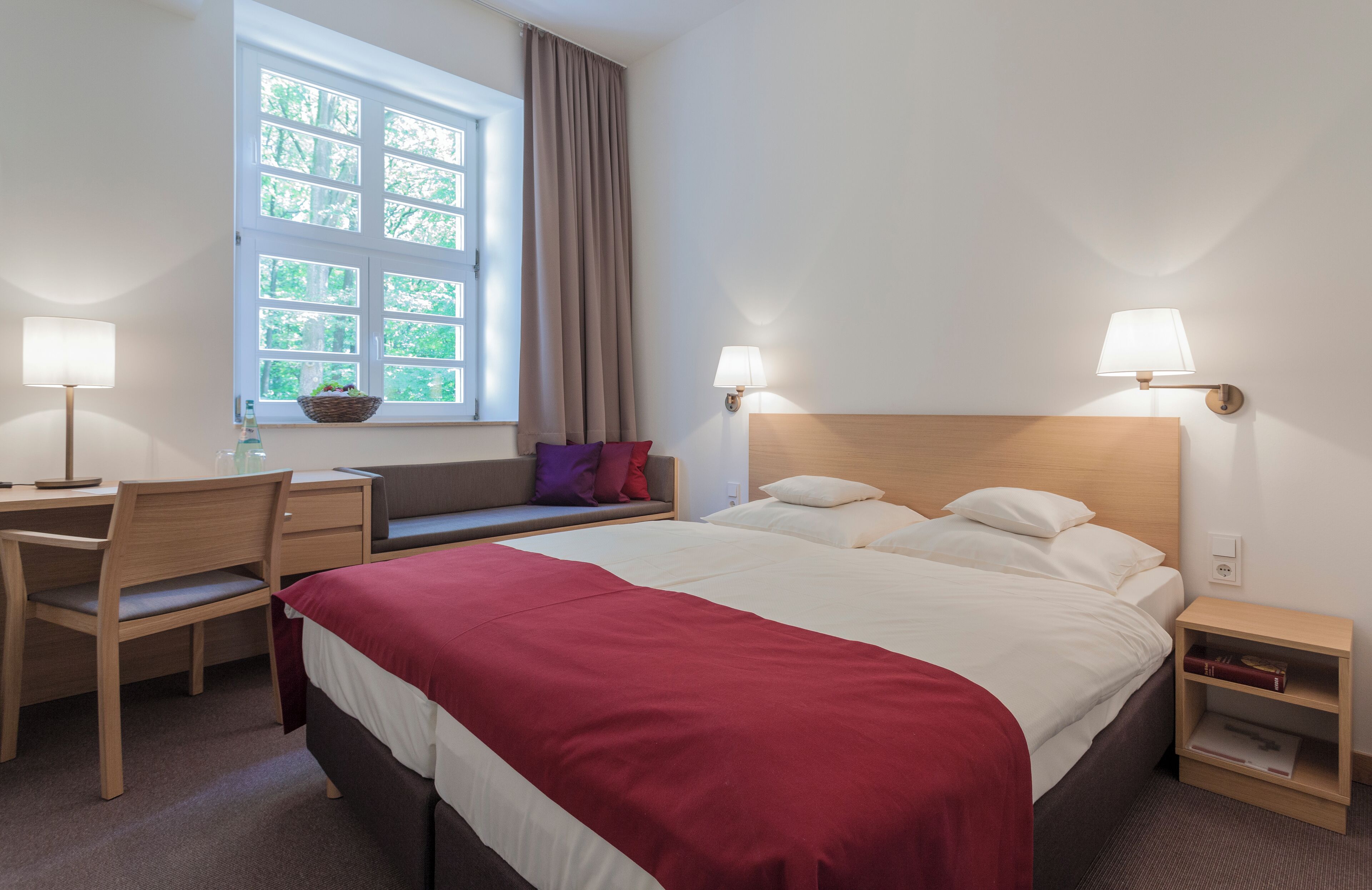 Hypo-allergenic bedding, in-room safe, desk, blackout curtains