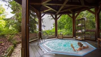 Bañera de hidromasaje exterior