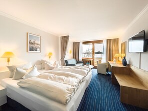 Doppelzimmer, Balkon, Seeseite (or Terrace) | 1 Schlafzimmer, Zimmersafe, Verdunkelungsvorhänge, kostenloses WLAN