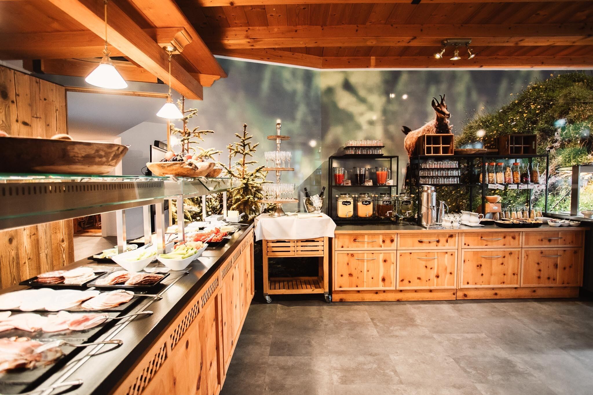 daily buffet breakfast (eur 30 per person)