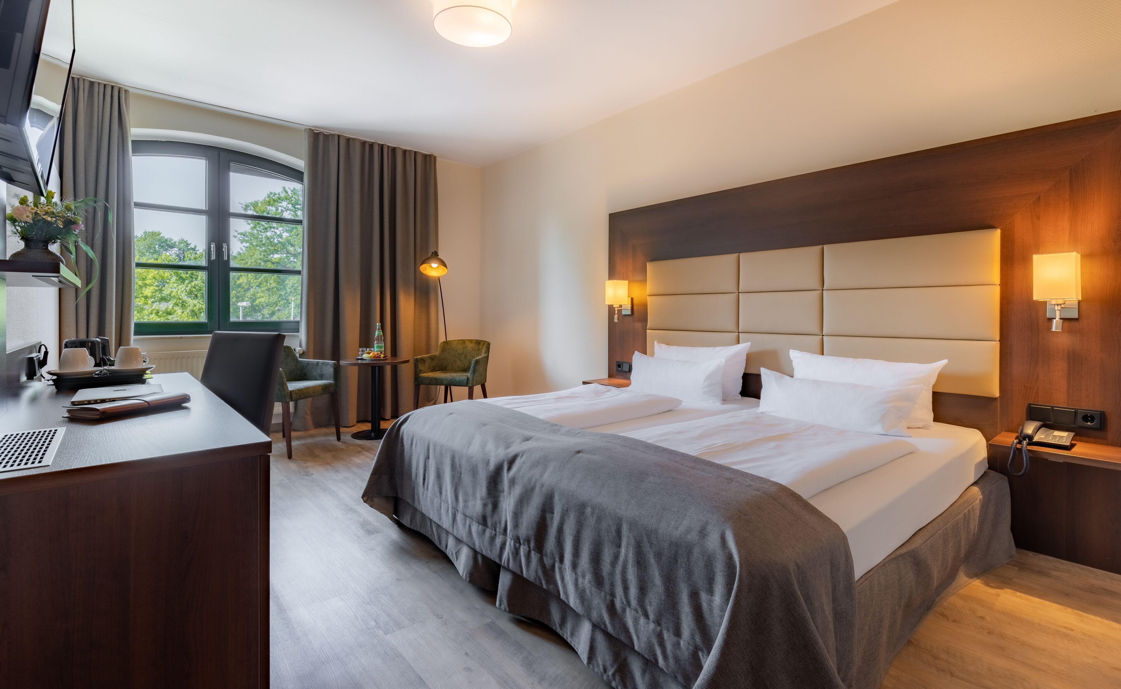 Hypo-allergenic bedding, minibar, in-room safe, desk