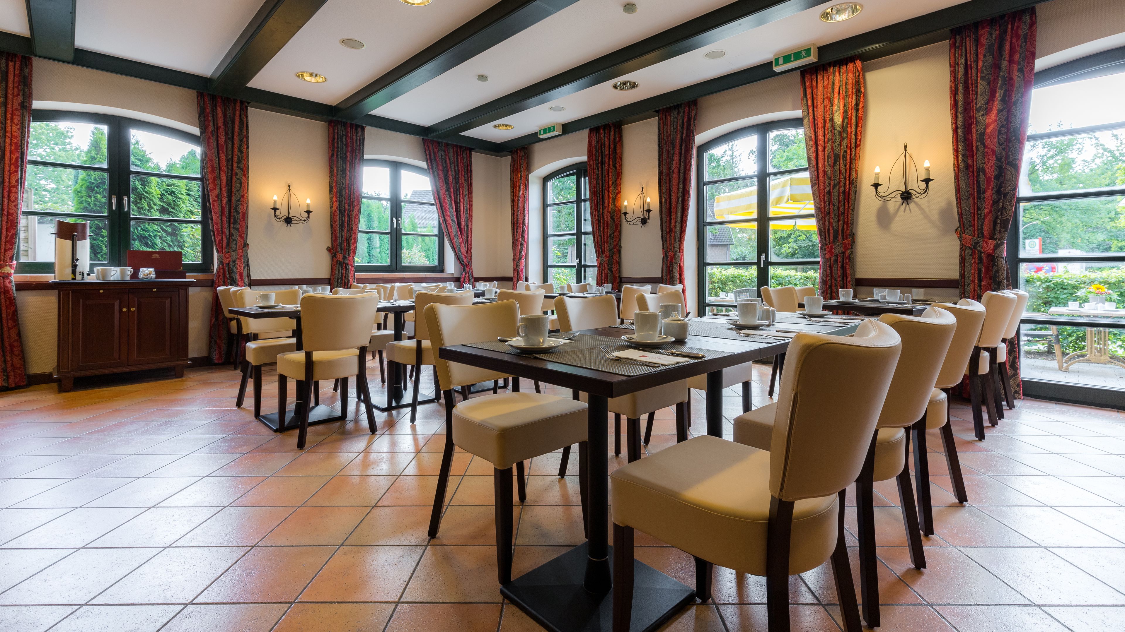 daily buffet breakfast (eur 15.00 per person)