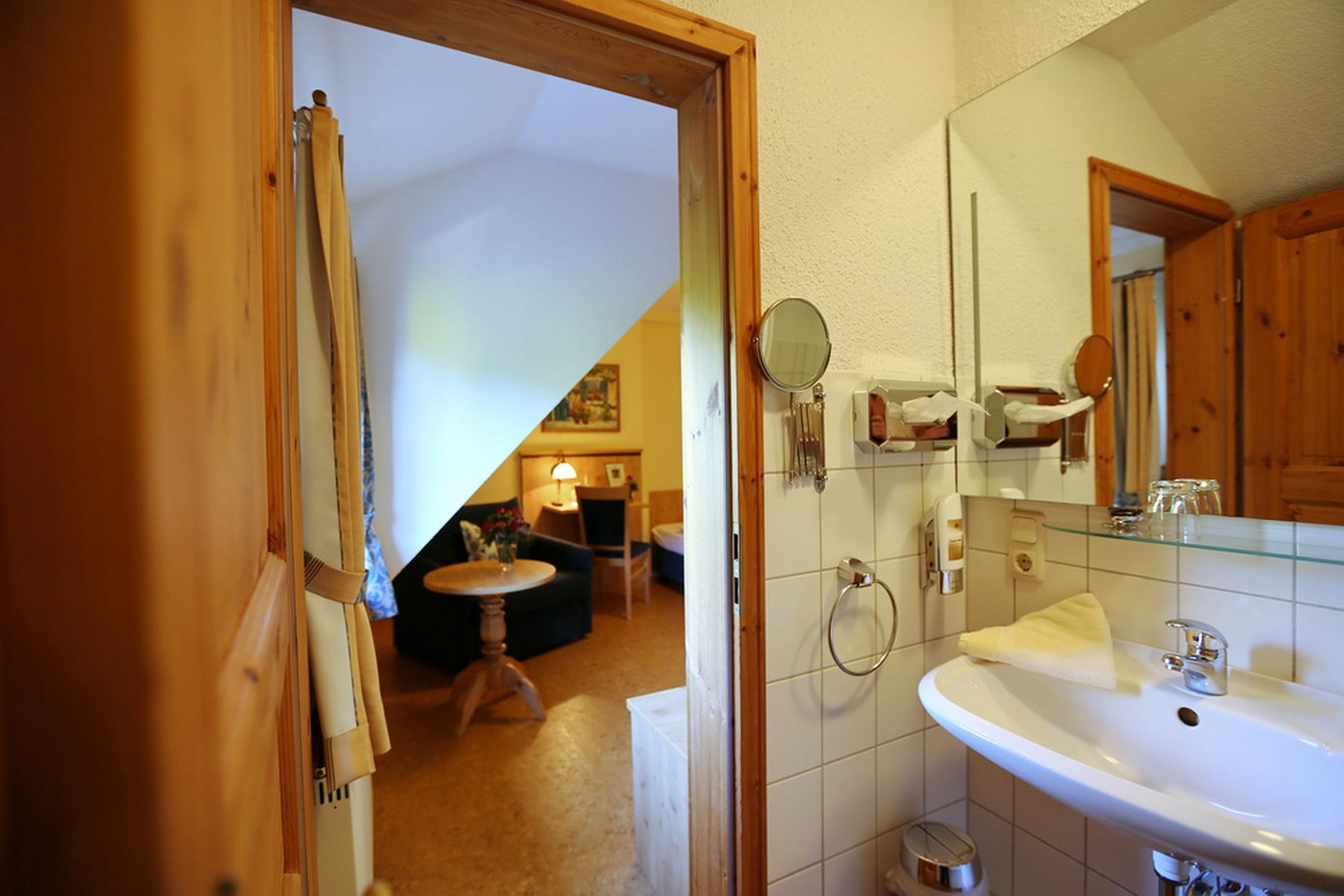 xxx business single room, 1 king bed, garden view | bathroom | shower, hair dryer, towels, soap
