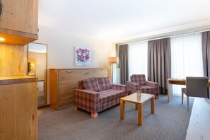 Double Room | In-room safe, desk, free WiFi, bed sheets - Hotel Restaurant Pollmanns (Ernst)