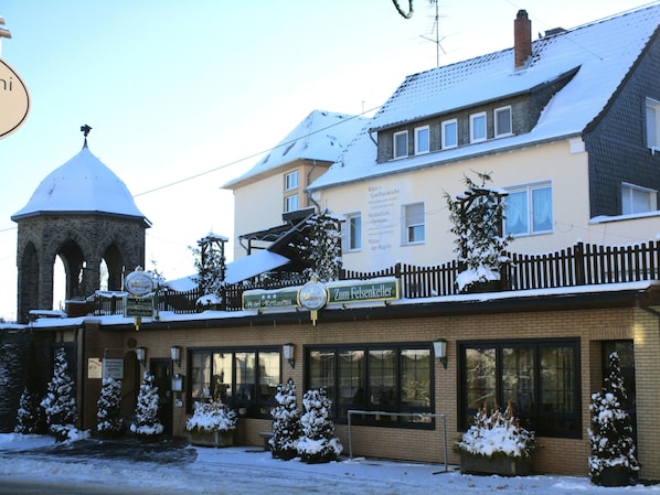 Front of property - Hotel Restaurant Zum Felsenkeller (Sohren)