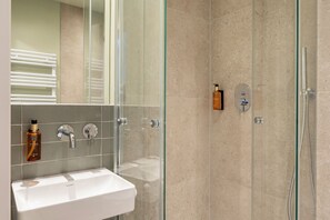 Comfort Double Room, City View | Bathroom