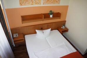 Caja de seguridad en la habitación y escritorio 