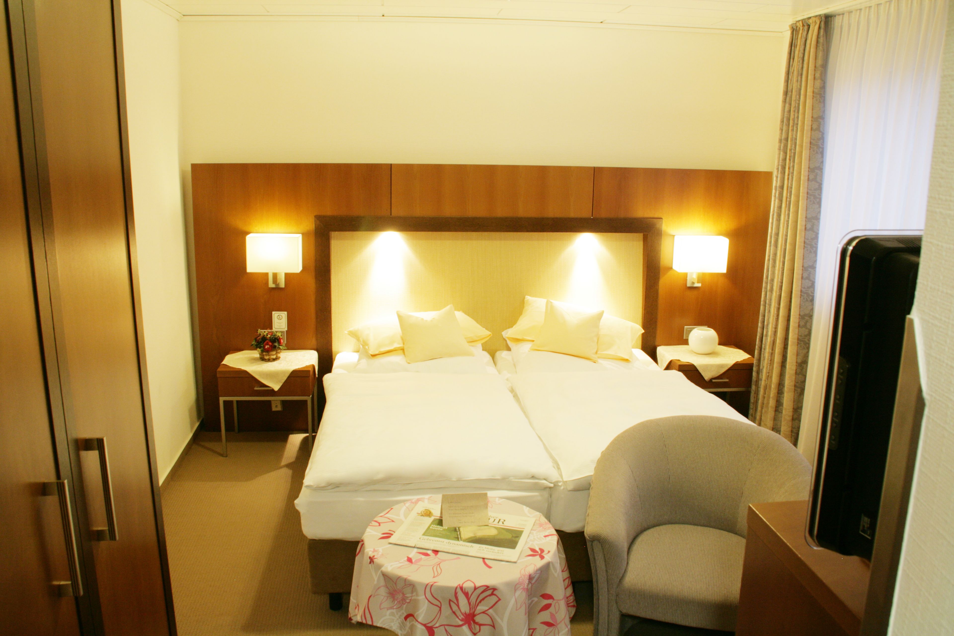 standard double room | minibar, in-room safe, desk, soundproofing