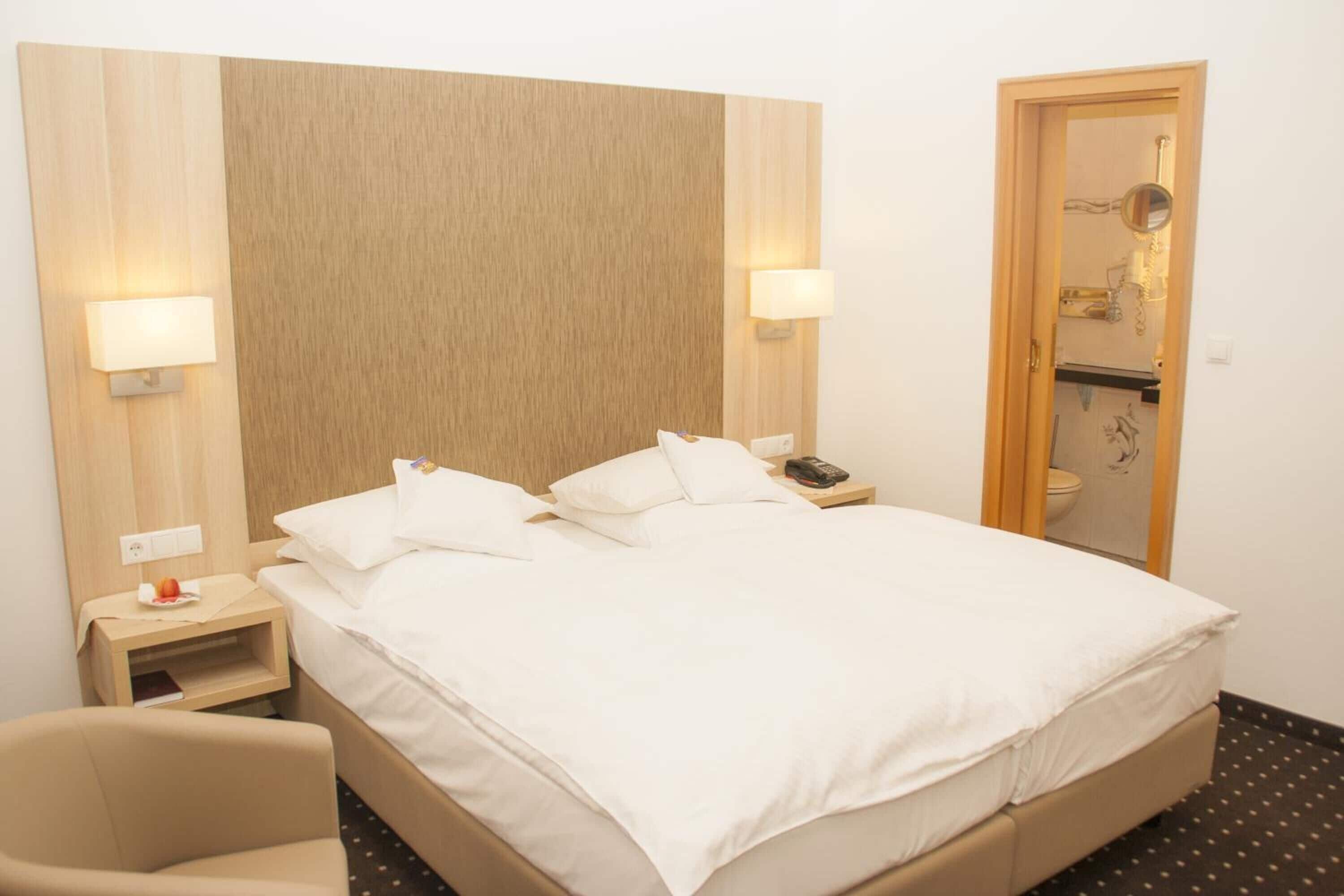 minibar, in-room safe, desk, soundproofing