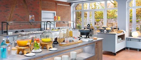 Daily buffet breakfast (EUR 17 per person)