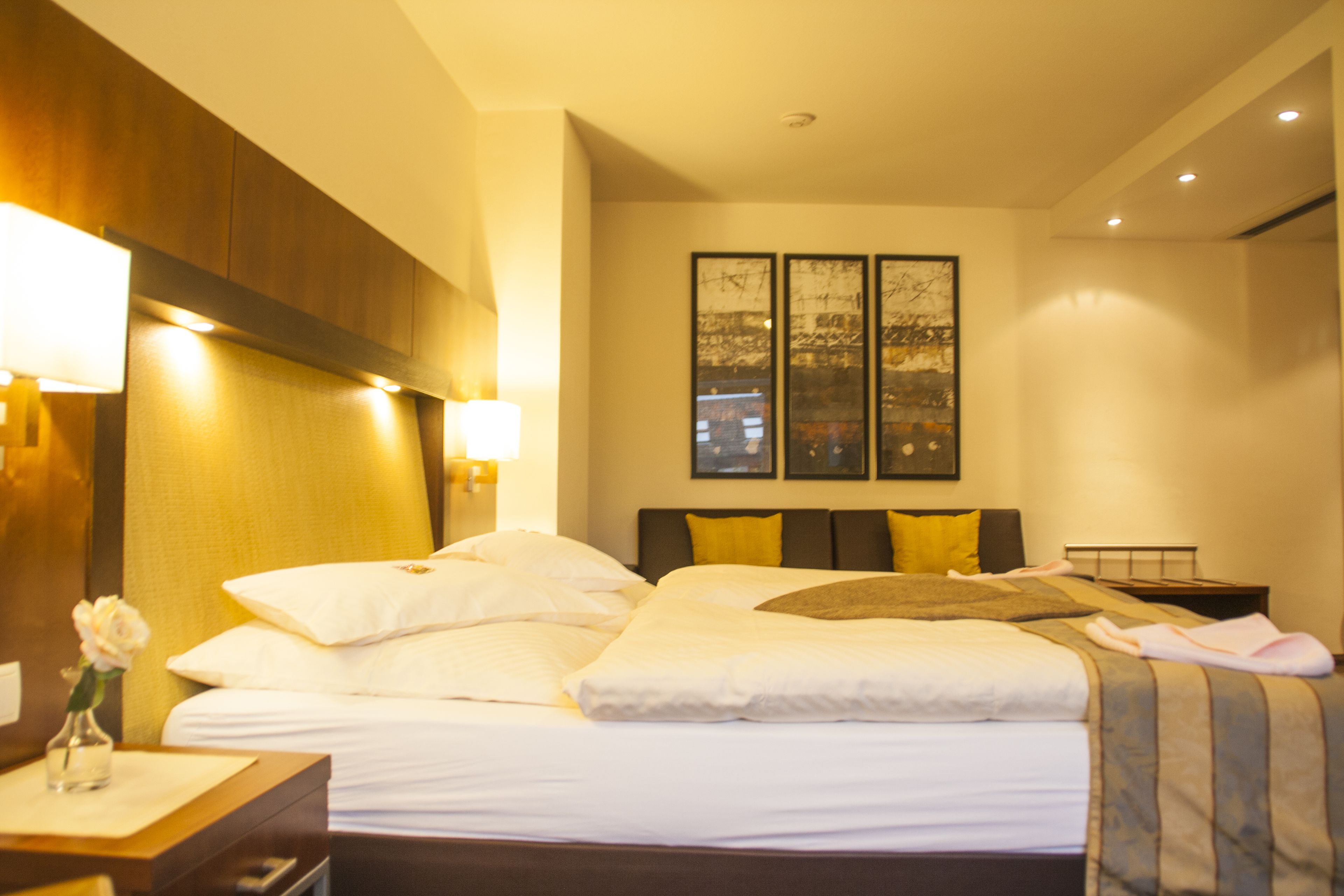 junior suite | premium bedding, minibar, desk, soundproofing