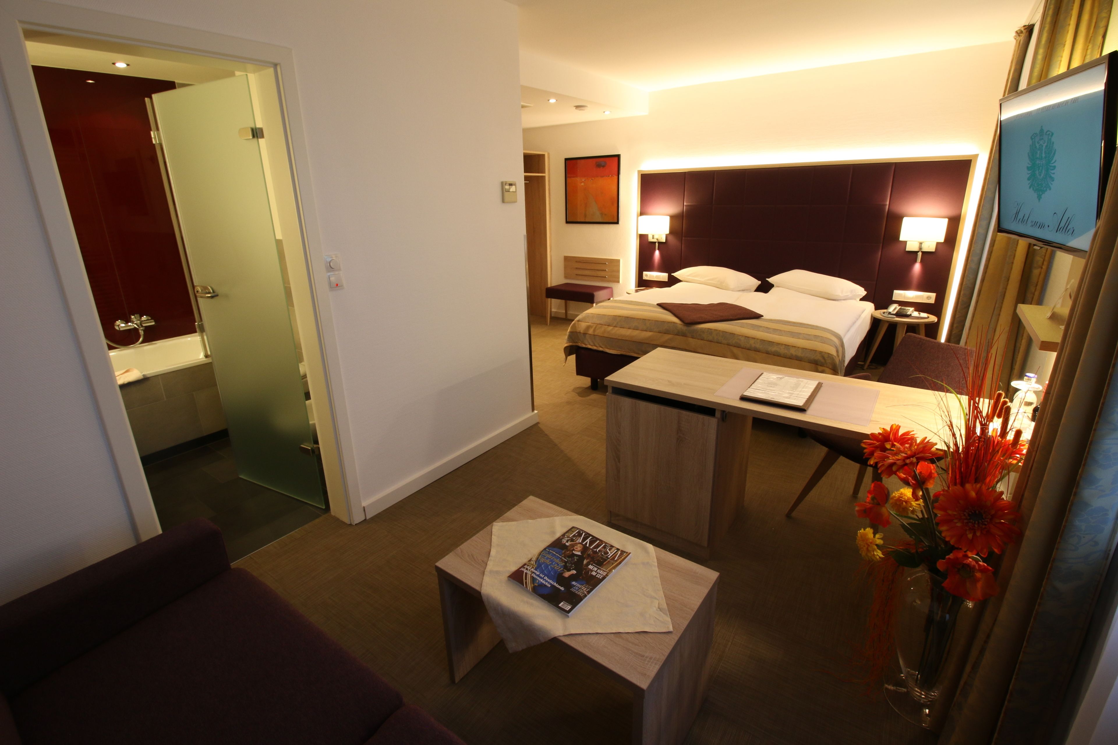 junior suite | premium bedding, minibar, desk, soundproofing