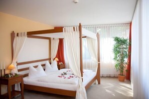 Chambre Double Confort | Draps en coton égyptien, décoration personnalisée, lits bébé (gratuits)