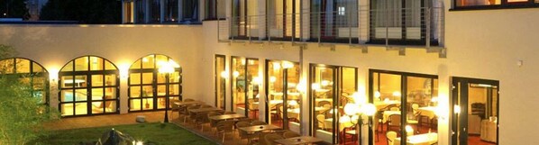 Façade de l’hébergement - soirée/nuit